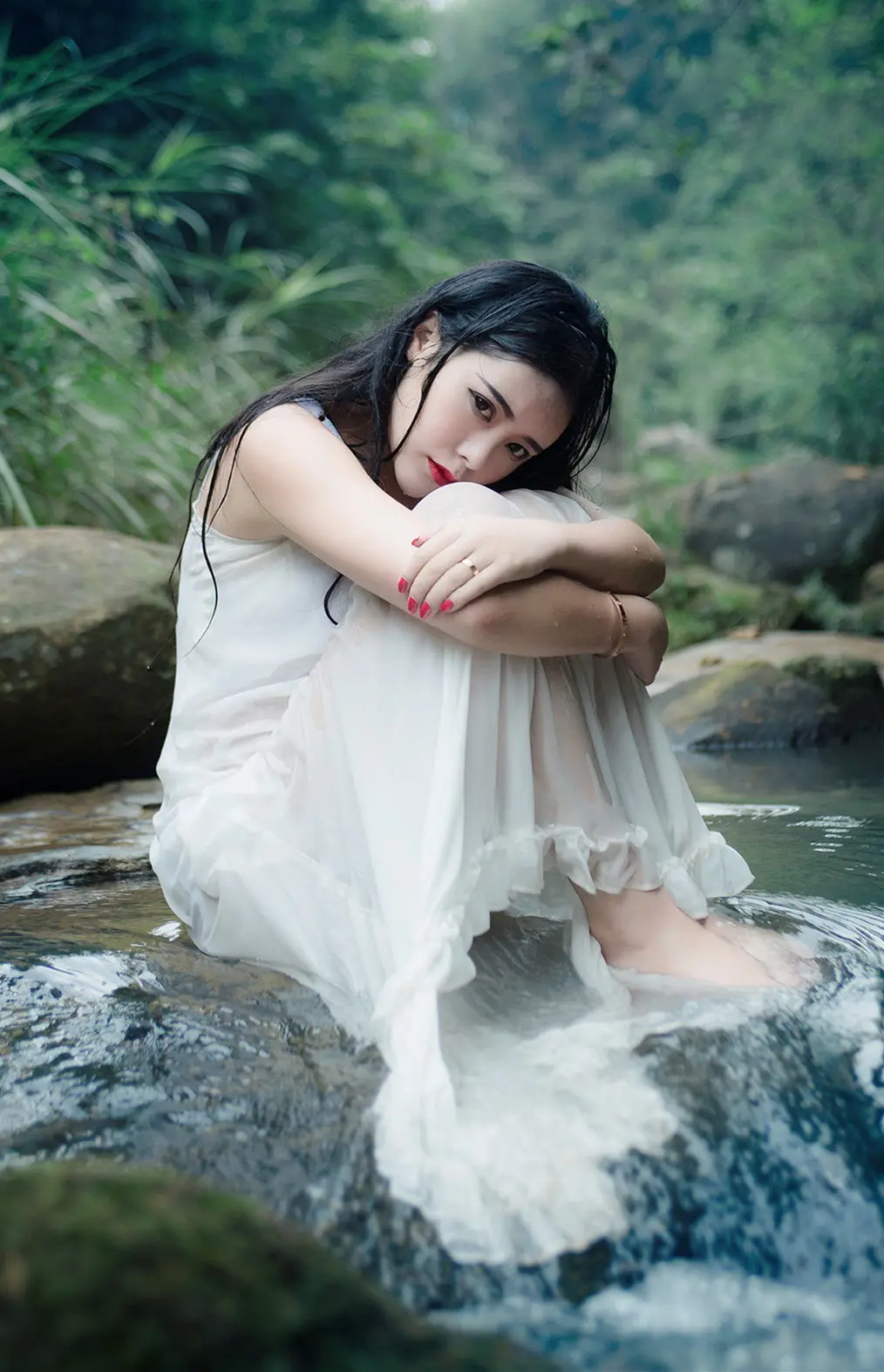 博尔塔拉蒙古郑州高端私人伴游小野梨子